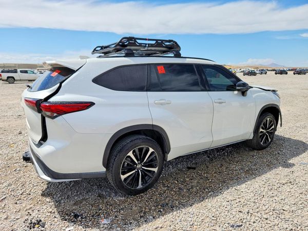 2021 TOYOTA HIGHLANDER XSE Nav & JBL