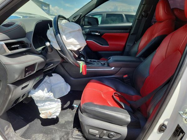 2021 TOYOTA HIGHLANDER XSE Nav & JBL