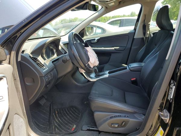 2016 VOLVO XC60