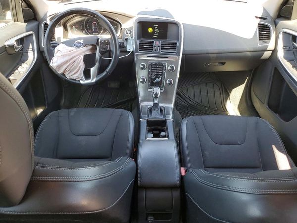 2016 VOLVO XC60