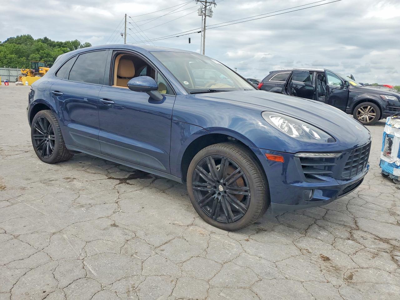 2015 PORSCHE MACAN