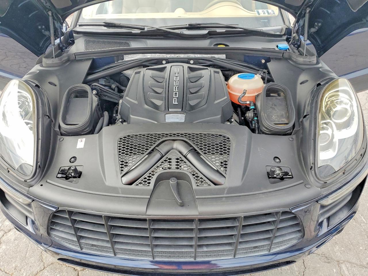 2015 PORSCHE MACAN