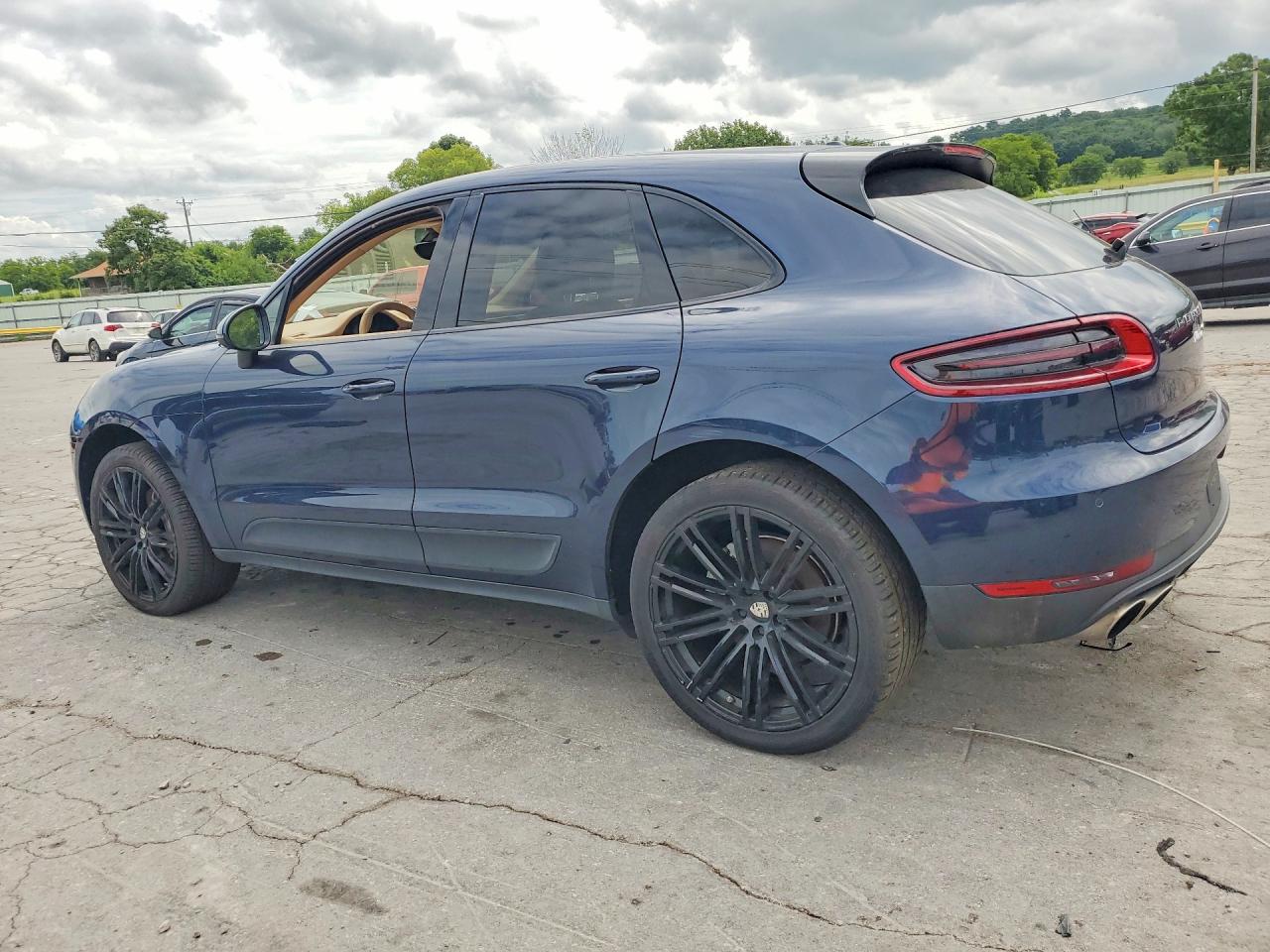 2015 PORSCHE MACAN