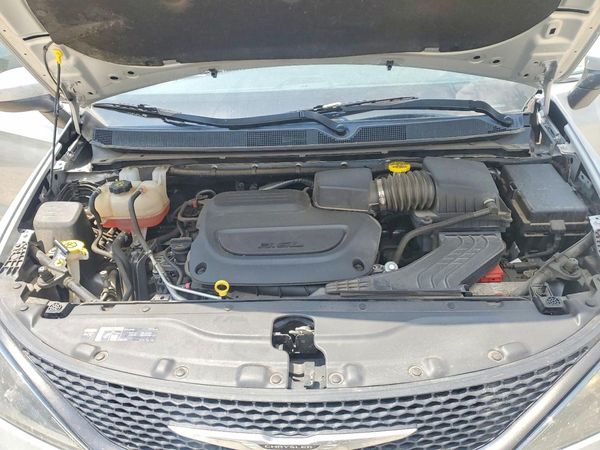 2022 CHRYSLER VOYAGER LX