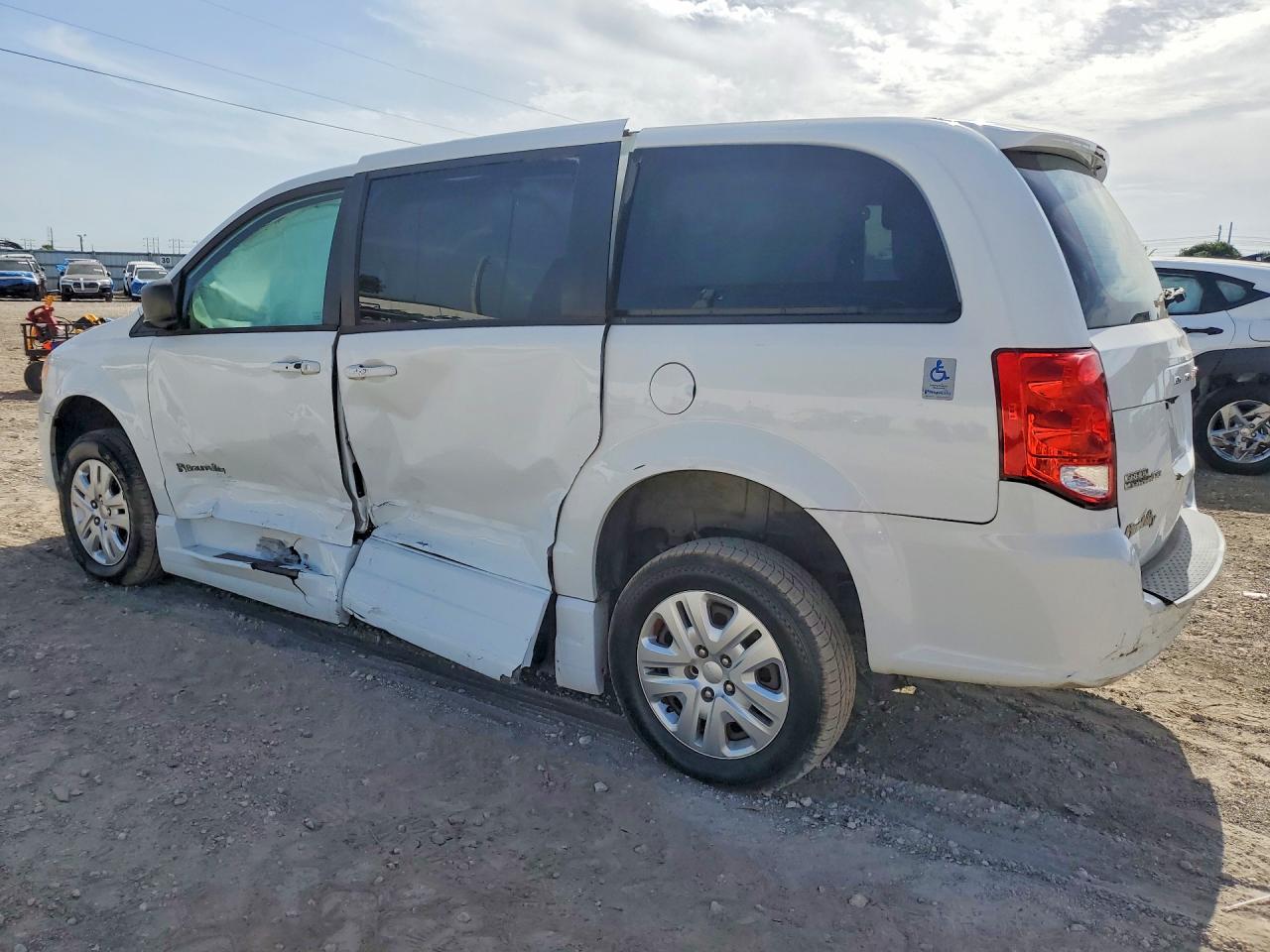 2018 DODGE GRAND CARAVAN SE