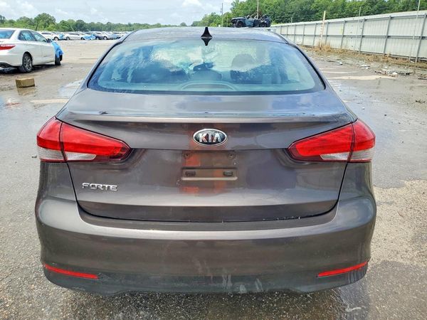 2017 KIA FORTE LX Base
