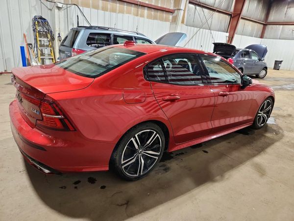 2019 VOLVO S60 R-Design