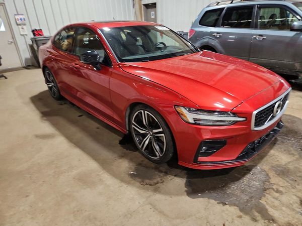 2019 VOLVO S60 R-Design