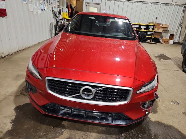 2019 VOLVO S60 R-Design