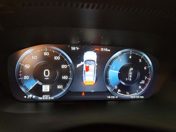 2019 VOLVO S60 R-Design