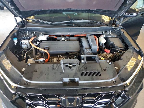 2025 HONDA CR-V Sport-L — Engine bay