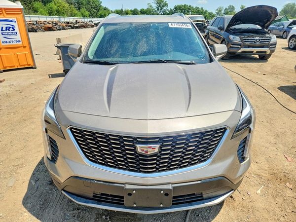 2023 CADILLAC XT4 Premium Luxury