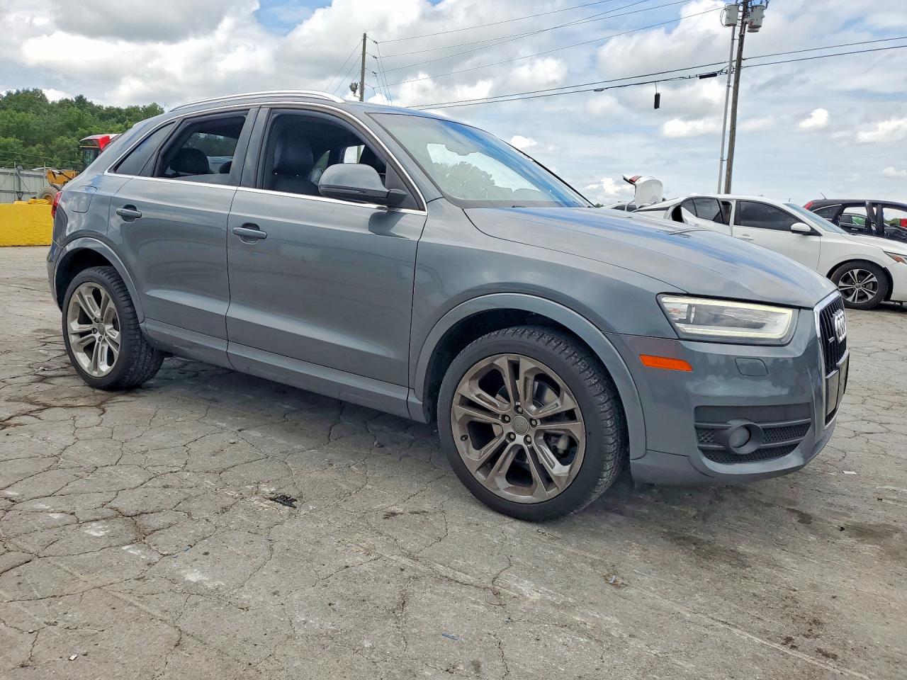 2015 AUDI Q3 quattro Premium Plus