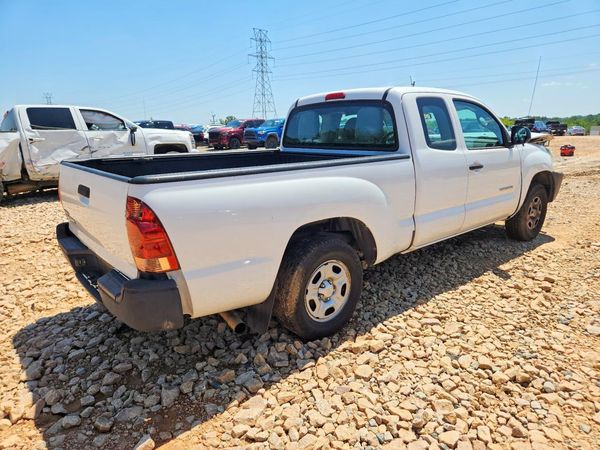 2015 TOYOTA TACOMA Delux Grade