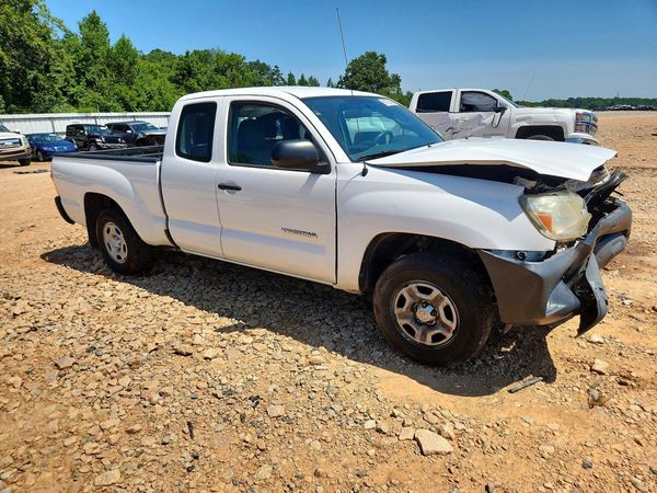 2015 TOYOTA TACOMA Delux Grade