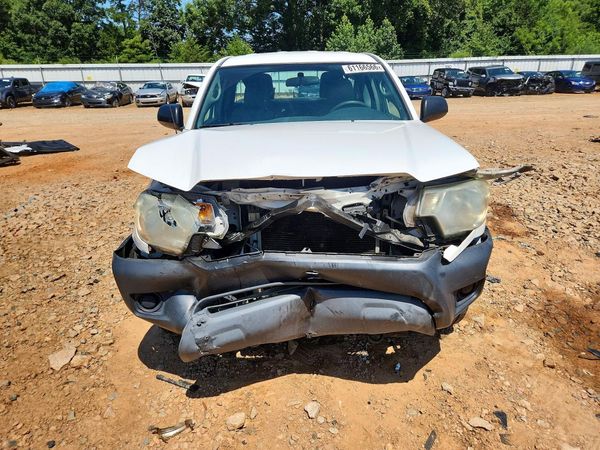 2015 TOYOTA TACOMA Delux Grade