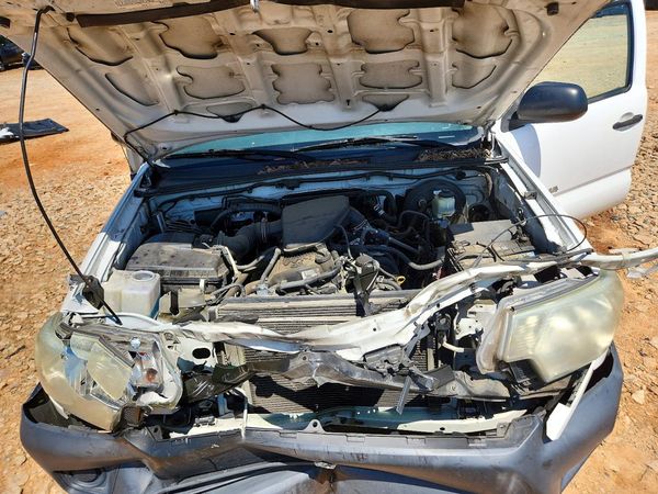 2015 TOYOTA TACOMA Delux Grade