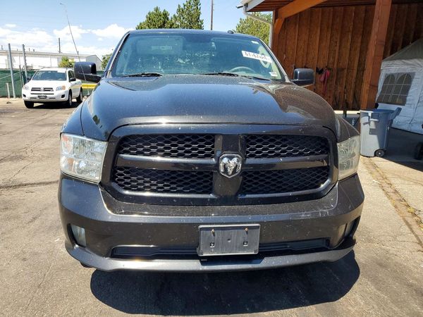 2017 RAM 1500 ST CREW CAB 4X4