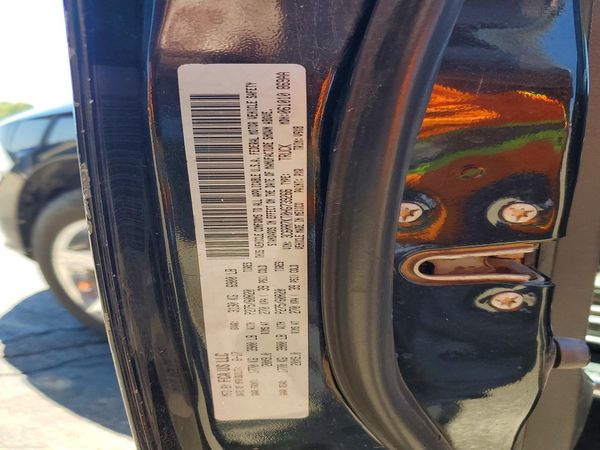 2017 RAM 1500 ST CREW CAB 4X4