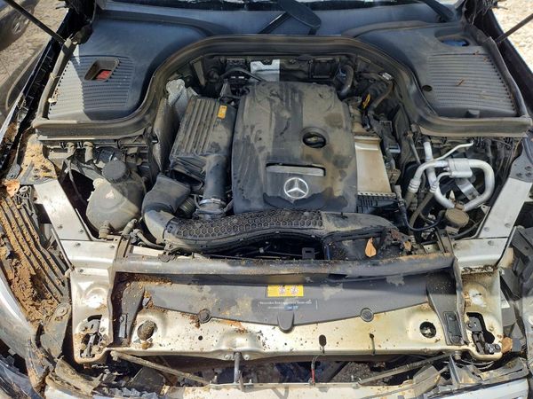2018 MERCEDES-BENZ GLC-CLASS GLC300 — Engine bay