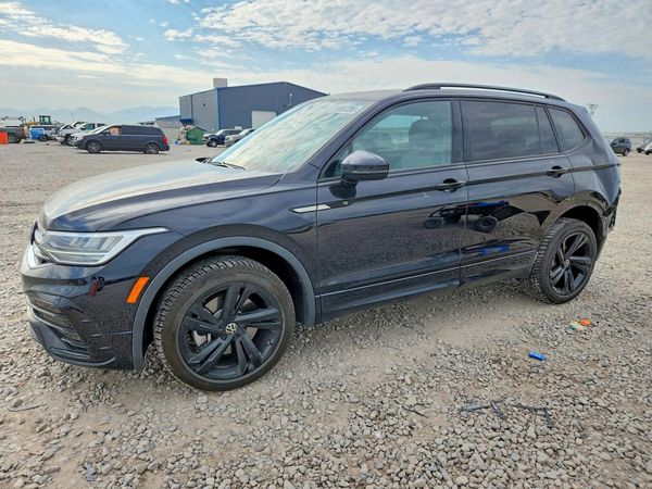 2023 VOLKSWAGEN TIGUAN SE R-Line Black