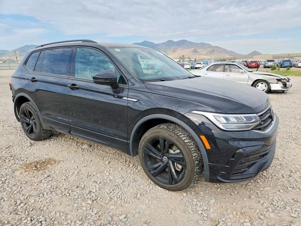 2023 VOLKSWAGEN TIGUAN SE R-Line Black