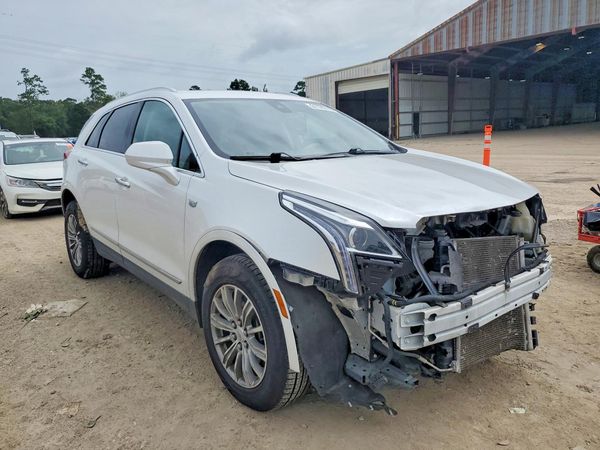 2017 CADILLAC XT5 Luxury