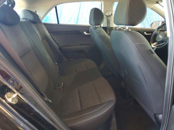 2018 KIA RIO 5-DOOR LX, S