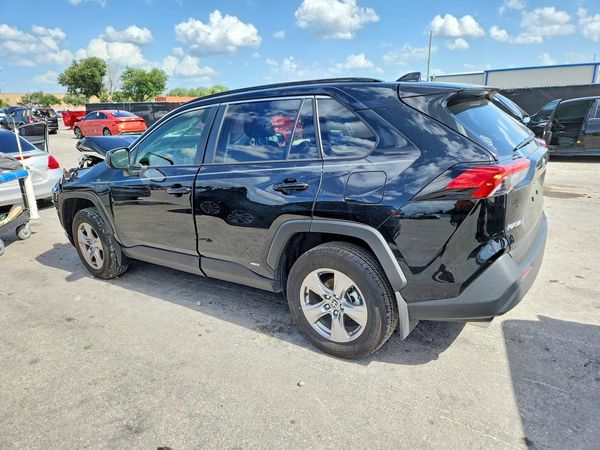 2025 TOYOTA RAV4 LE