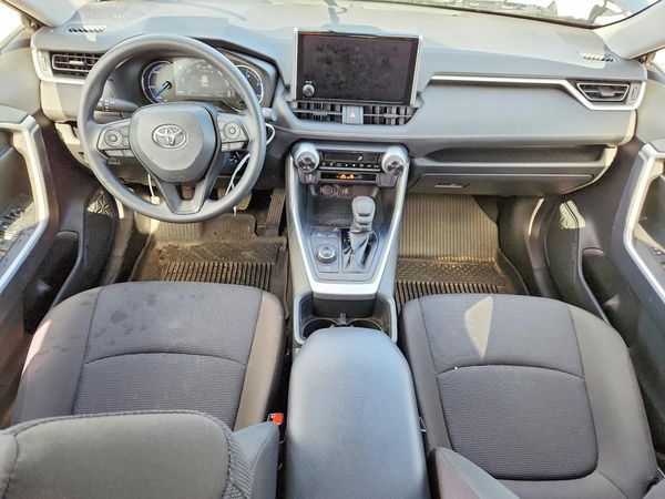 2025 TOYOTA RAV4 LE