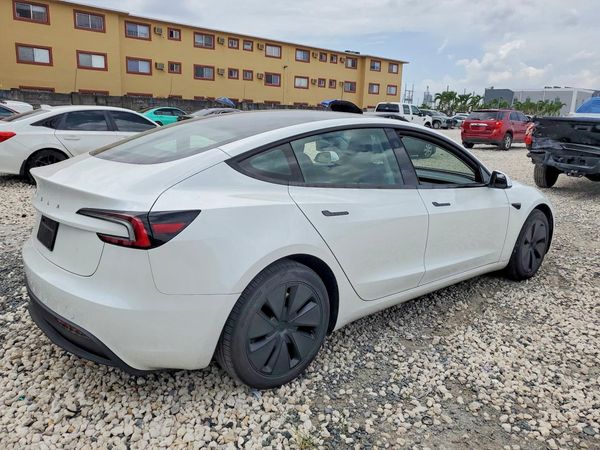 2025 TESLA MODEL 3