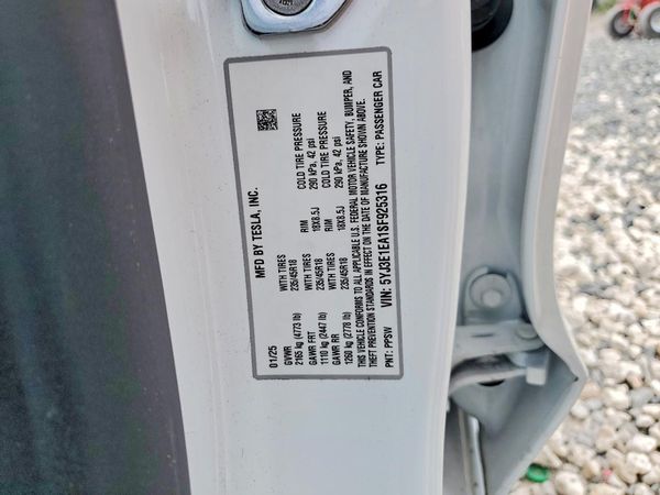 2025 TESLA MODEL 3