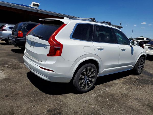 2023 VOLVO XC90