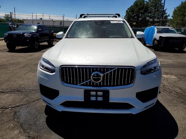 2023 VOLVO XC90