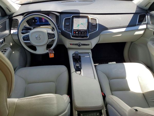 2023 VOLVO XC90