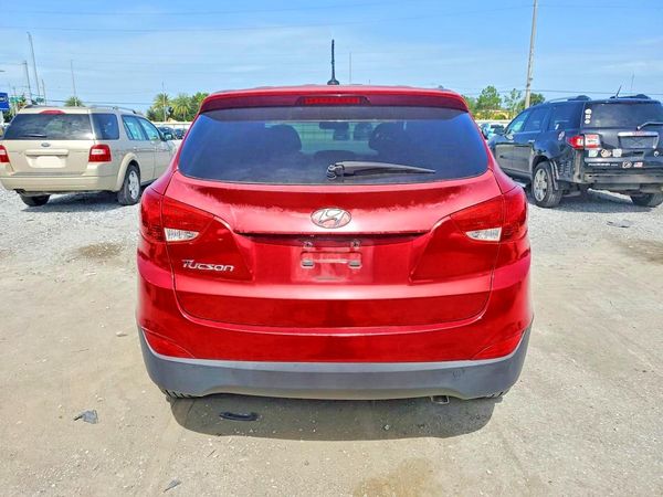 2015 HYUNDAI TUCSON GL (Middle-Low)