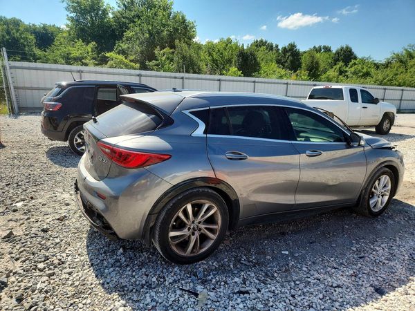 2017 INFINITI QX30