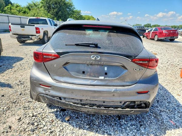 2017 INFINITI QX30