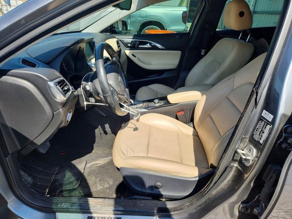 2017 INFINITI QX30