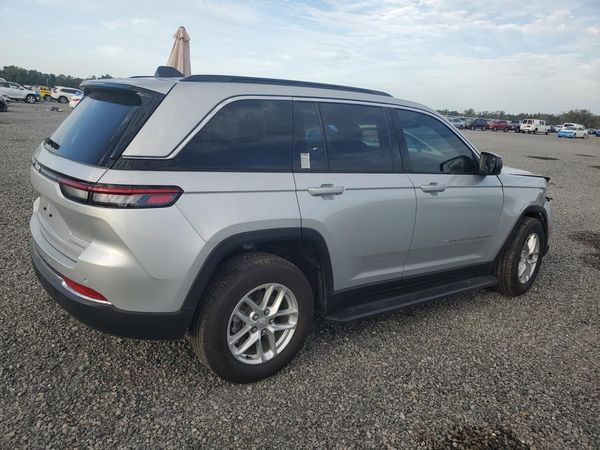 2025 JEEP GRAND CHEROKEE Laredo, Altitude