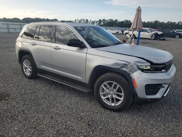 2025 JEEP GRAND CHEROKEE Laredo, Altitude