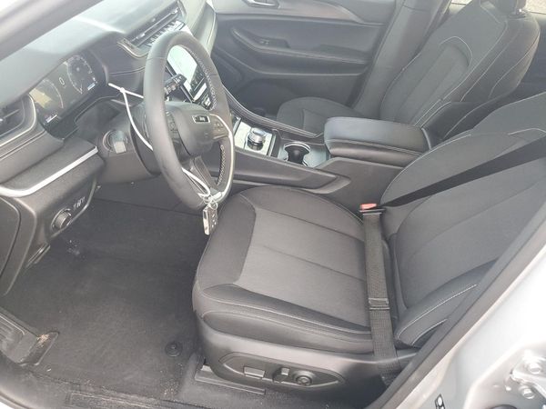 2025 JEEP GRAND CHEROKEE Laredo, Altitude