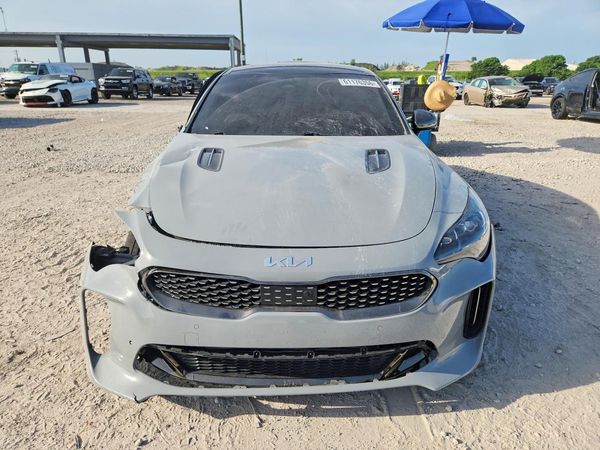 2023 KIA STINGER