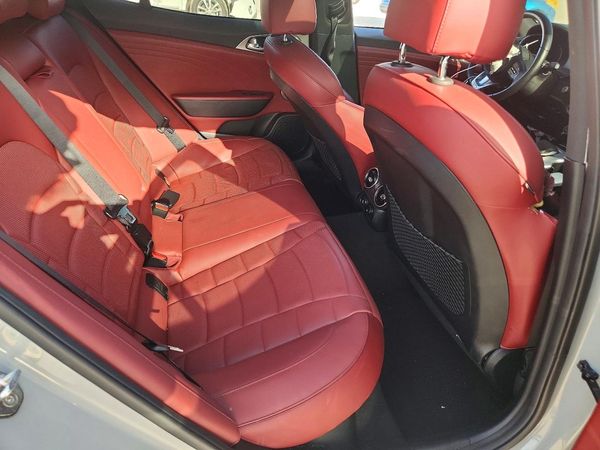 2023 KIA STINGER