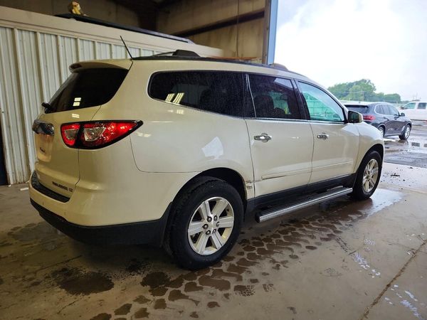 2013 CHEVROLET TRAVERSE 2LT