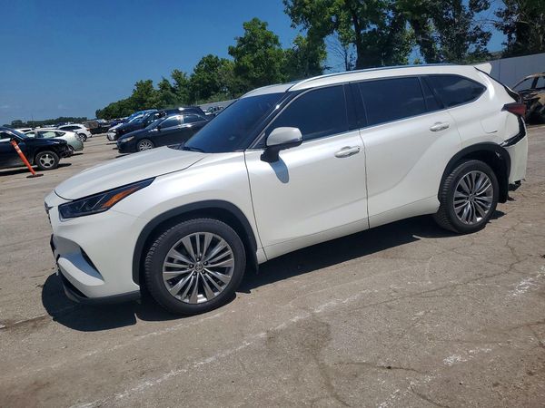 2021 TOYOTA HIGHLANDER Platinum
