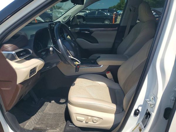 2021 TOYOTA HIGHLANDER Platinum