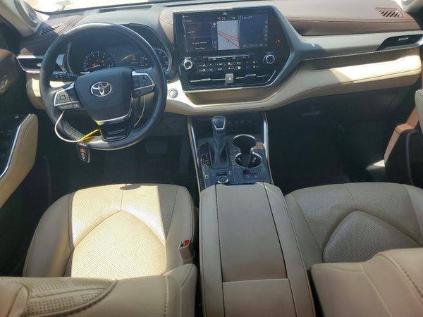 2021 TOYOTA HIGHLANDER Platinum