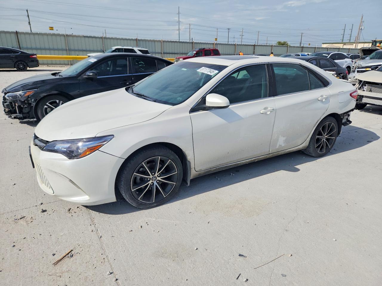 2015 TOYOTA CAMRY