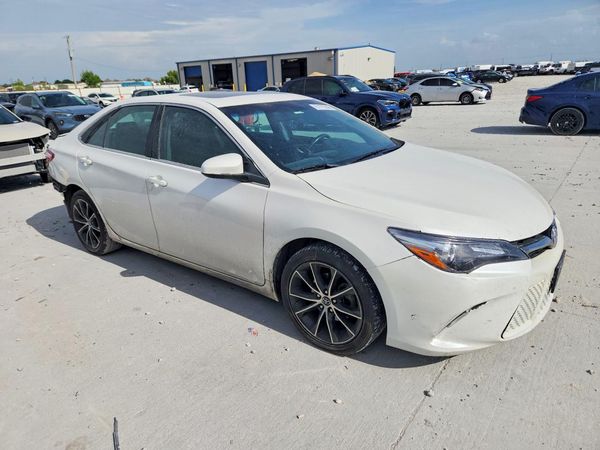 2015 TOYOTA CAMRY
